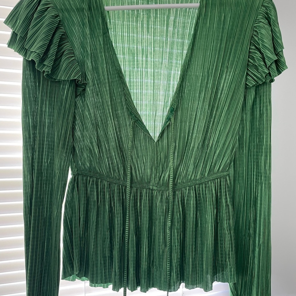 Zara Elegant Sleeved Green Pleated Top - Picture 3 of 5